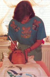 Figure 3 Treating a client with colourpuncture