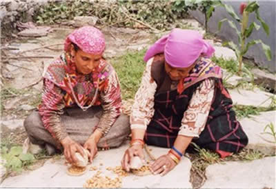 girls working