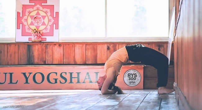 Wheel pose (chakrasana)