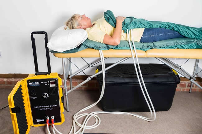 The ‘HUGO’ PEMF device utilises two mats for a full-body, high-intensity sandwich session of nanosecond