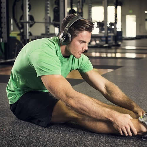 Using-Over-Ear-Headphones-While-Exercising
