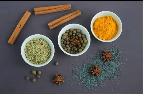 Herbs Curcumin, Cinnamon and FiveSpice