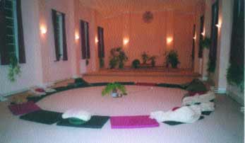 Meditation, Enquiry, Compassion Ã¢â‚¬â€œ Vipassana meditation circle, Gaia House, Devon